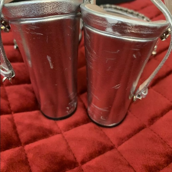 Gucci Bertie Crystal Metallic Leather Sandals - Size 38. - Picture 8 of 12